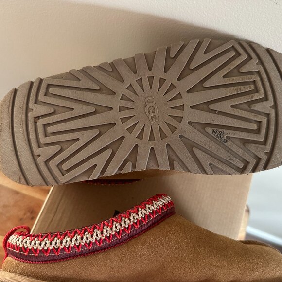 UGG Tazz Slippers - Picture 9 of 10